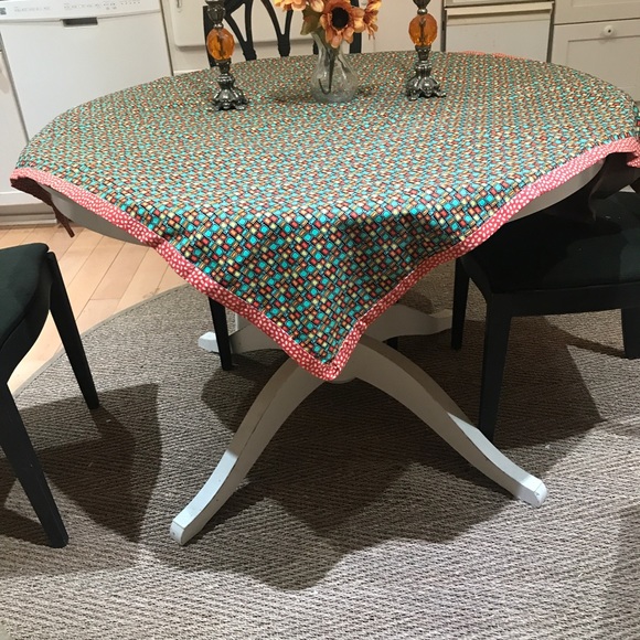 Table Cloth - Picture 2 of 8